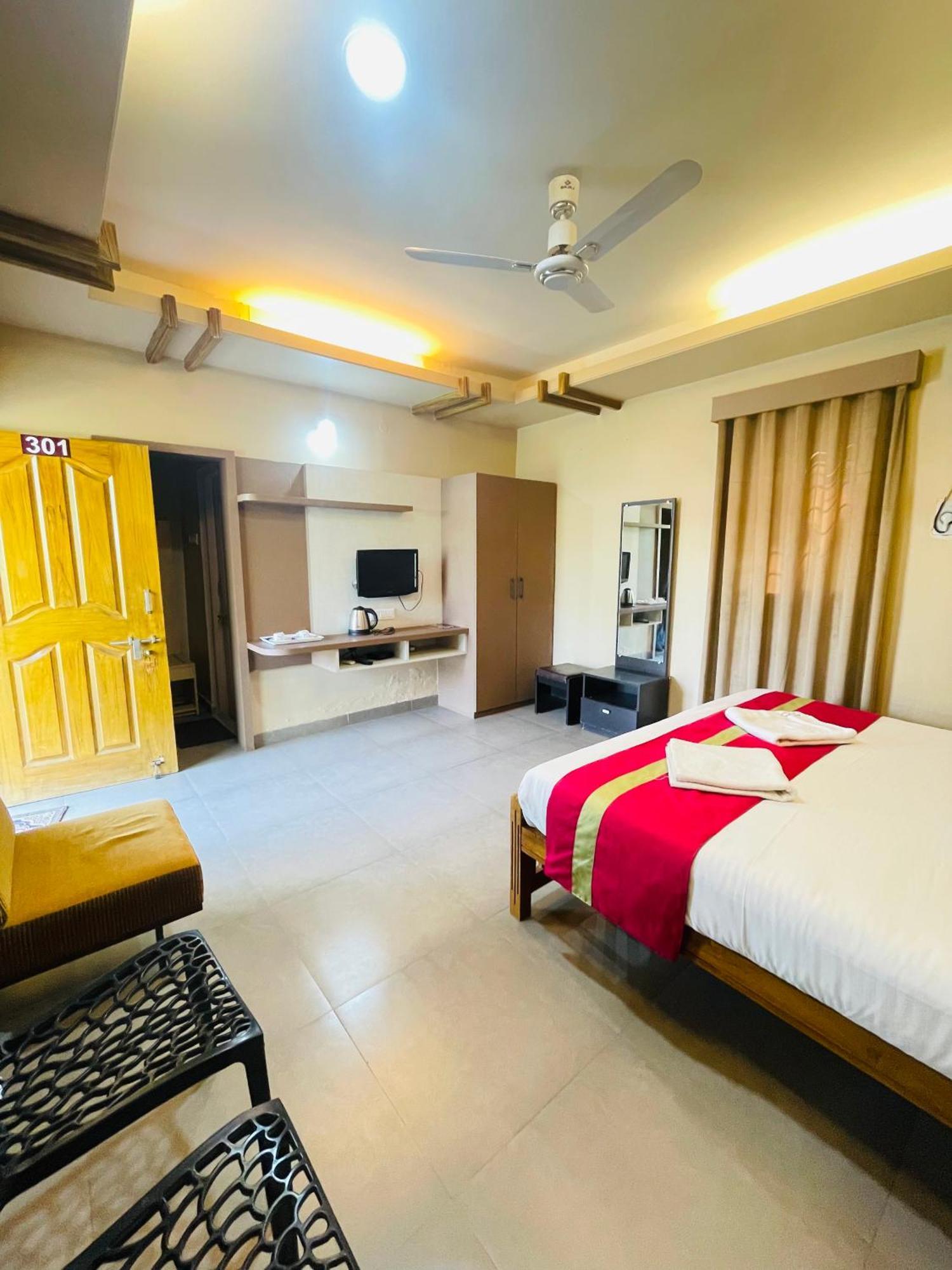 Lighthouse Waterpark And Resort Mansar ภายนอก รูปภาพ
